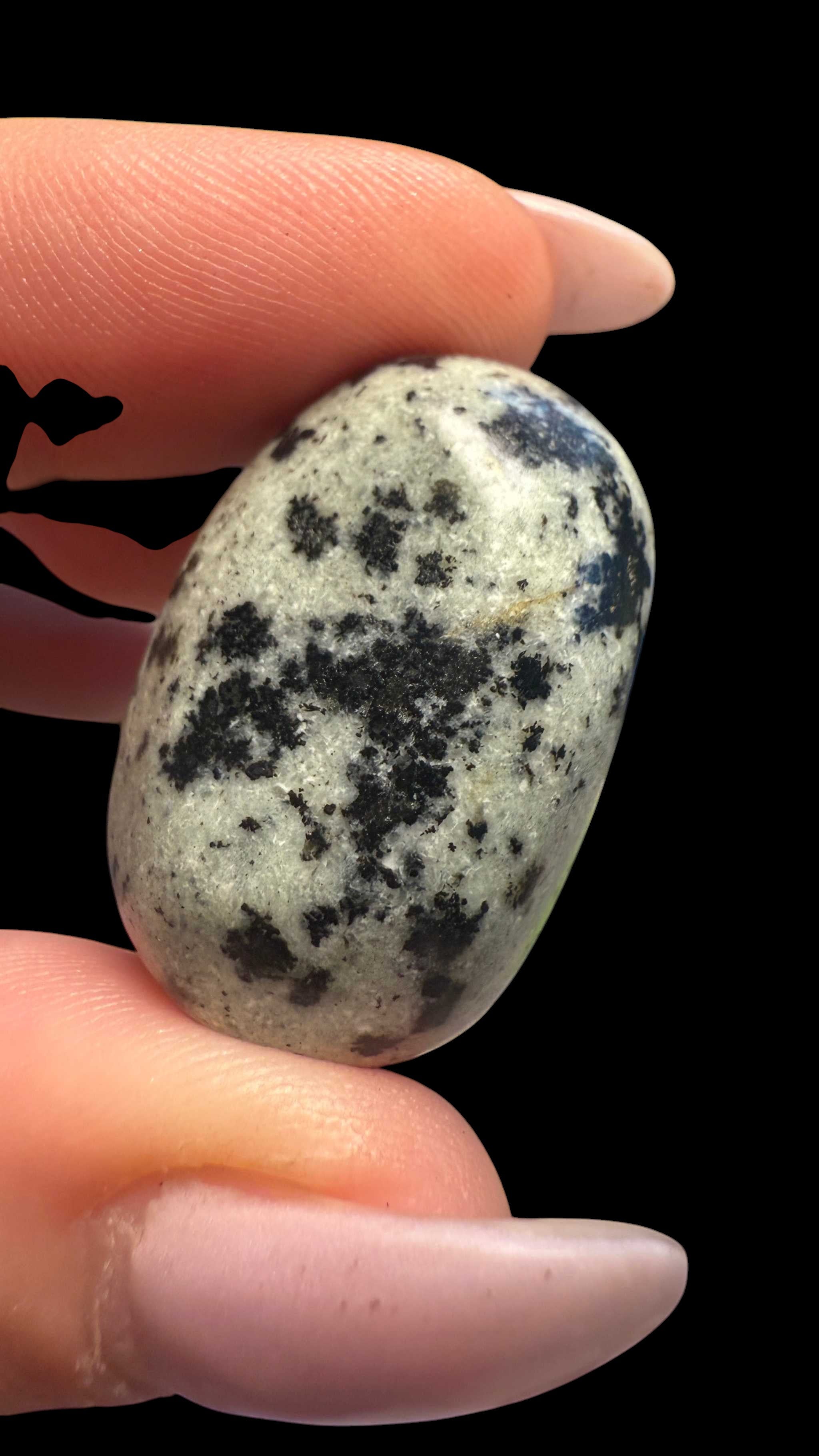 Greta Gabbro Tumbled Stone