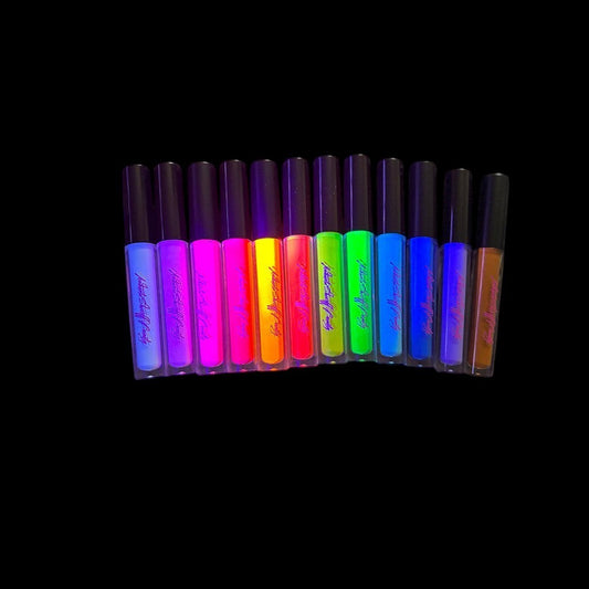 Ashunta Sheriff Beauty UV Vegan Paint Liners by Ashunta Sheriff Beauty