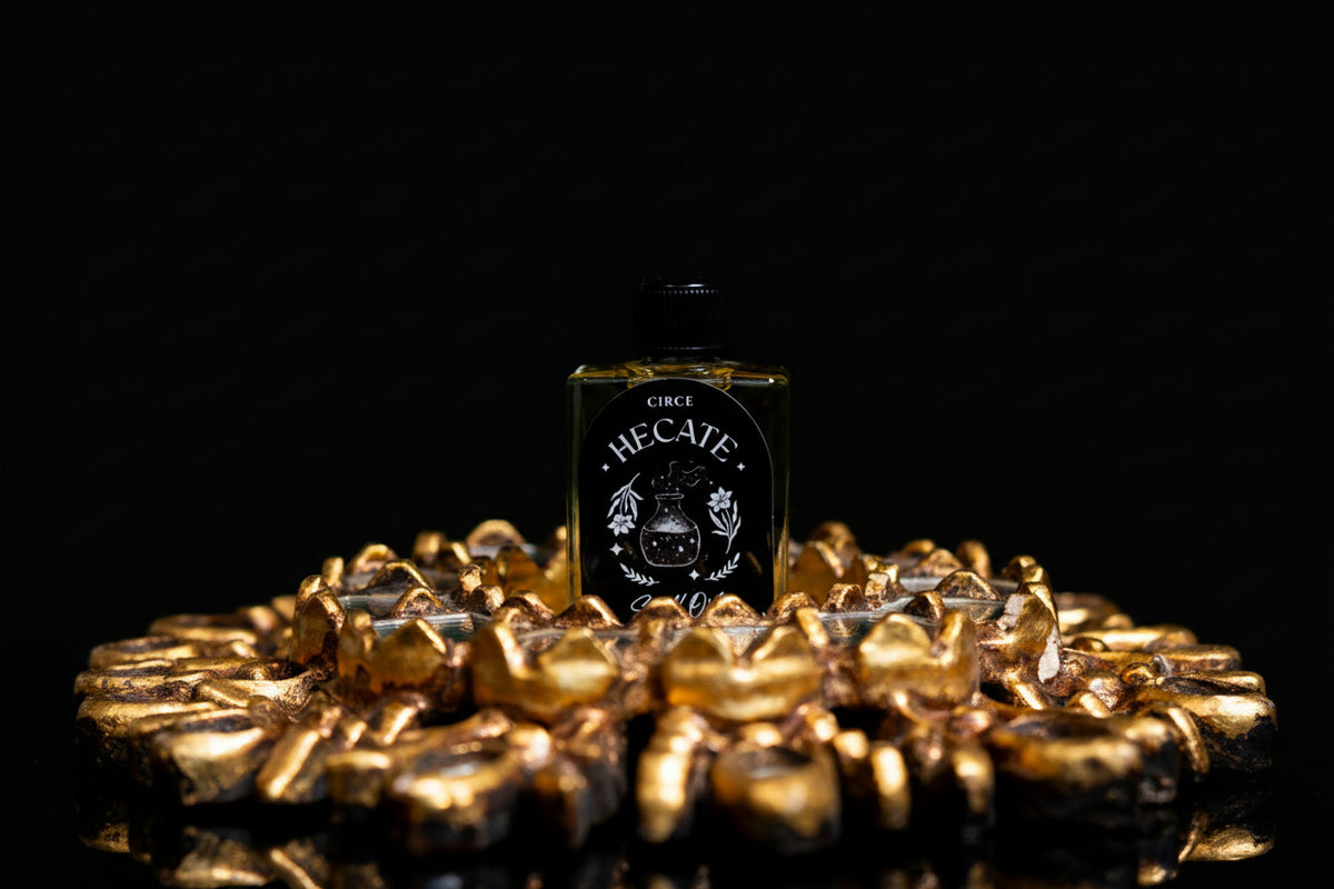 Hecate Spell Oil 1/2 oz for Protection, Crossroads & Spiritual Guidance | Ritual Oil by Circe Boutique