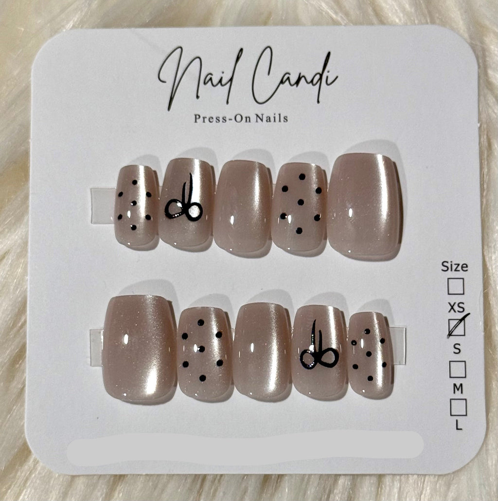 Semi-Handmade Short Black Bow Polka Dot Nails