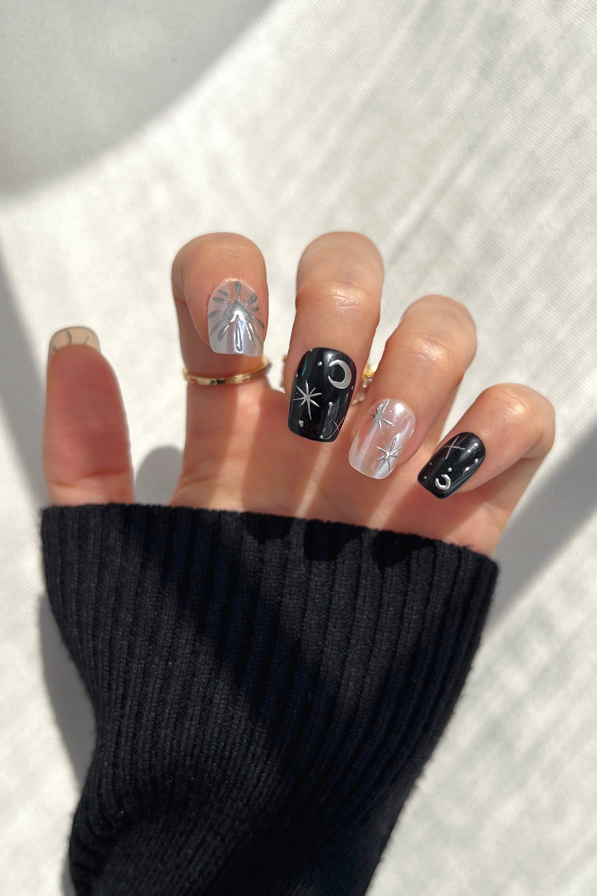 Monochrome Eclipse | Pro Handmade Gel Nails by Bonmuz