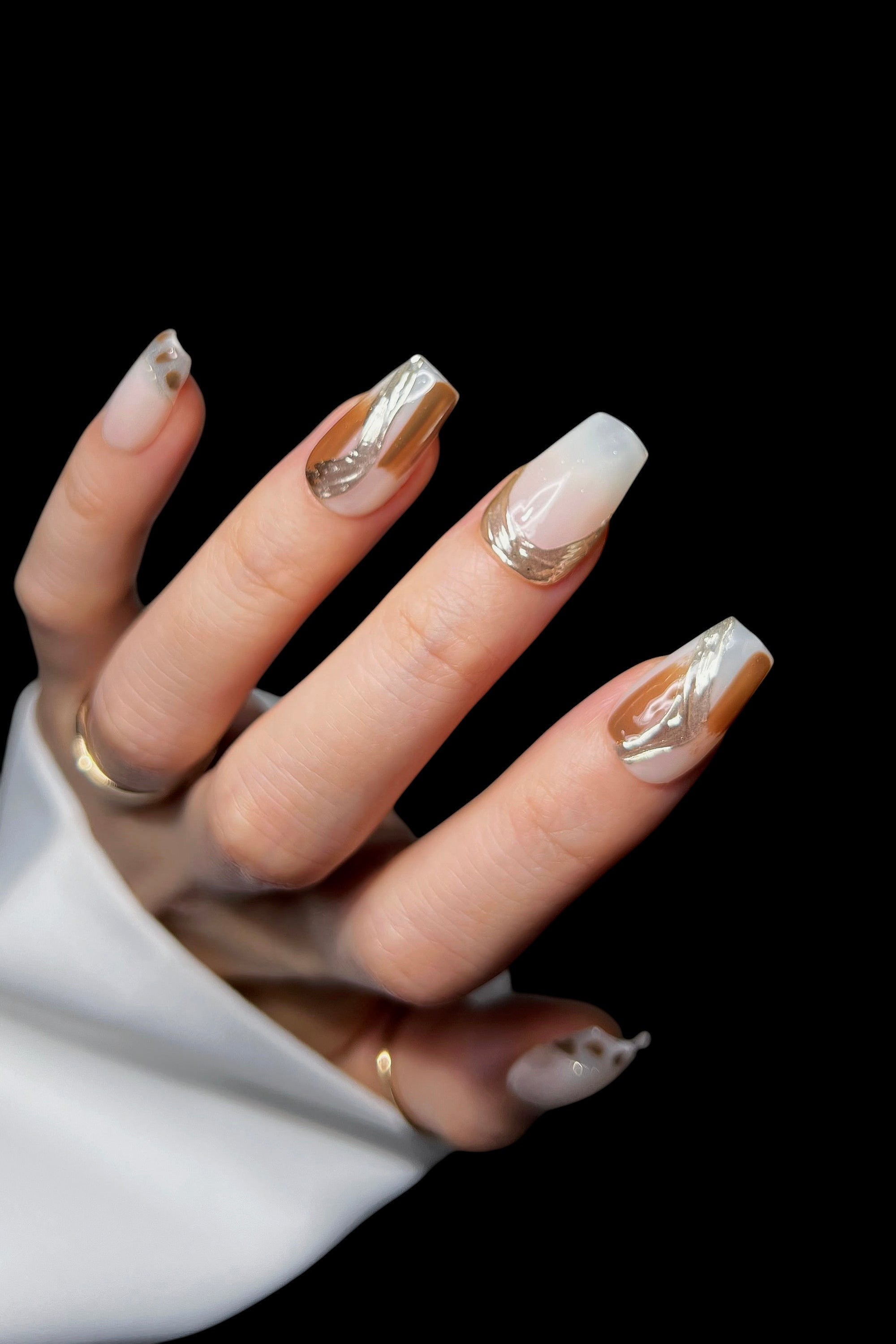 Feline Flair | Pro Handmade Gel Nails by Bonmuz