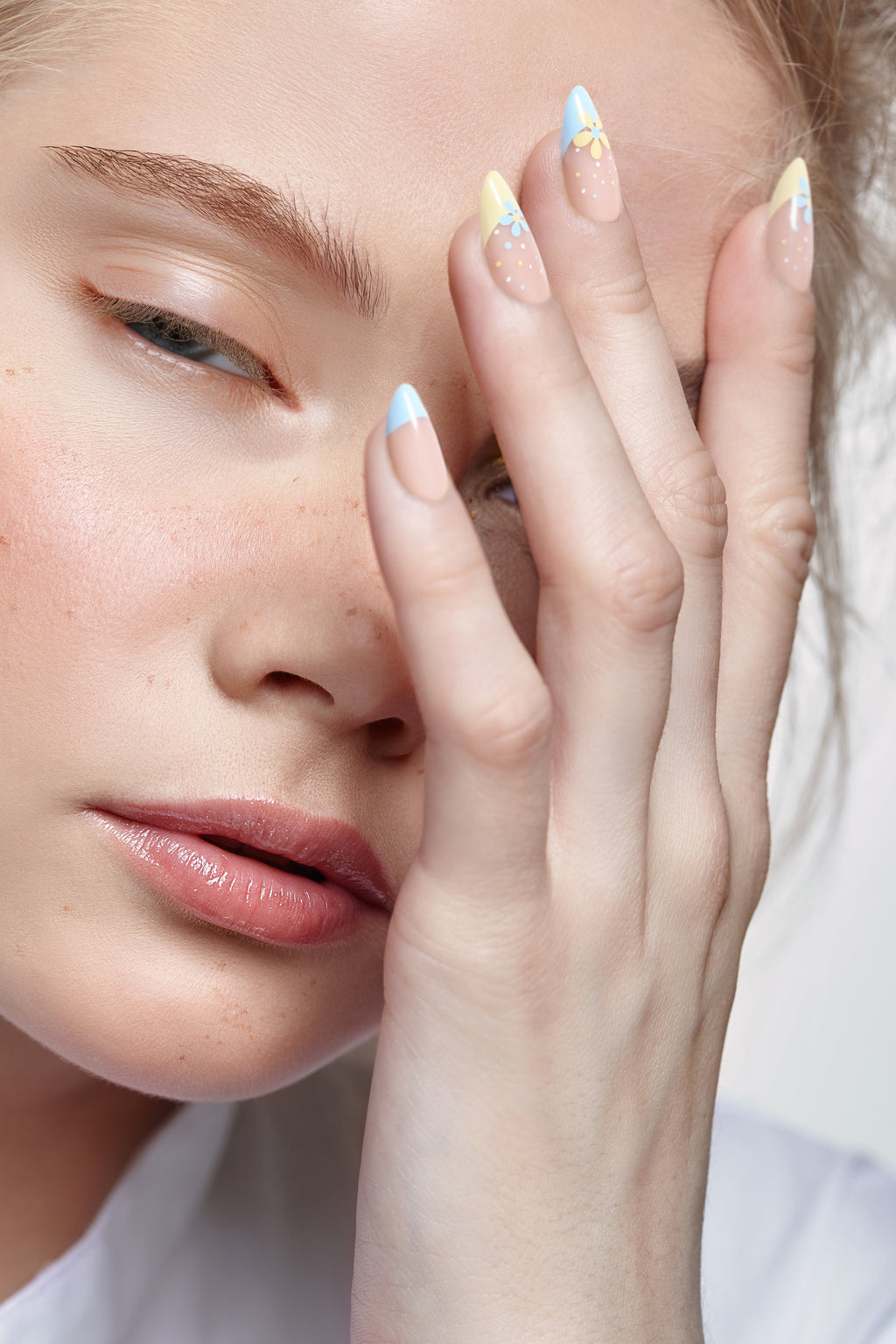 Sunny Halo | Soft & Durable Press-On Nails by Bonmuz