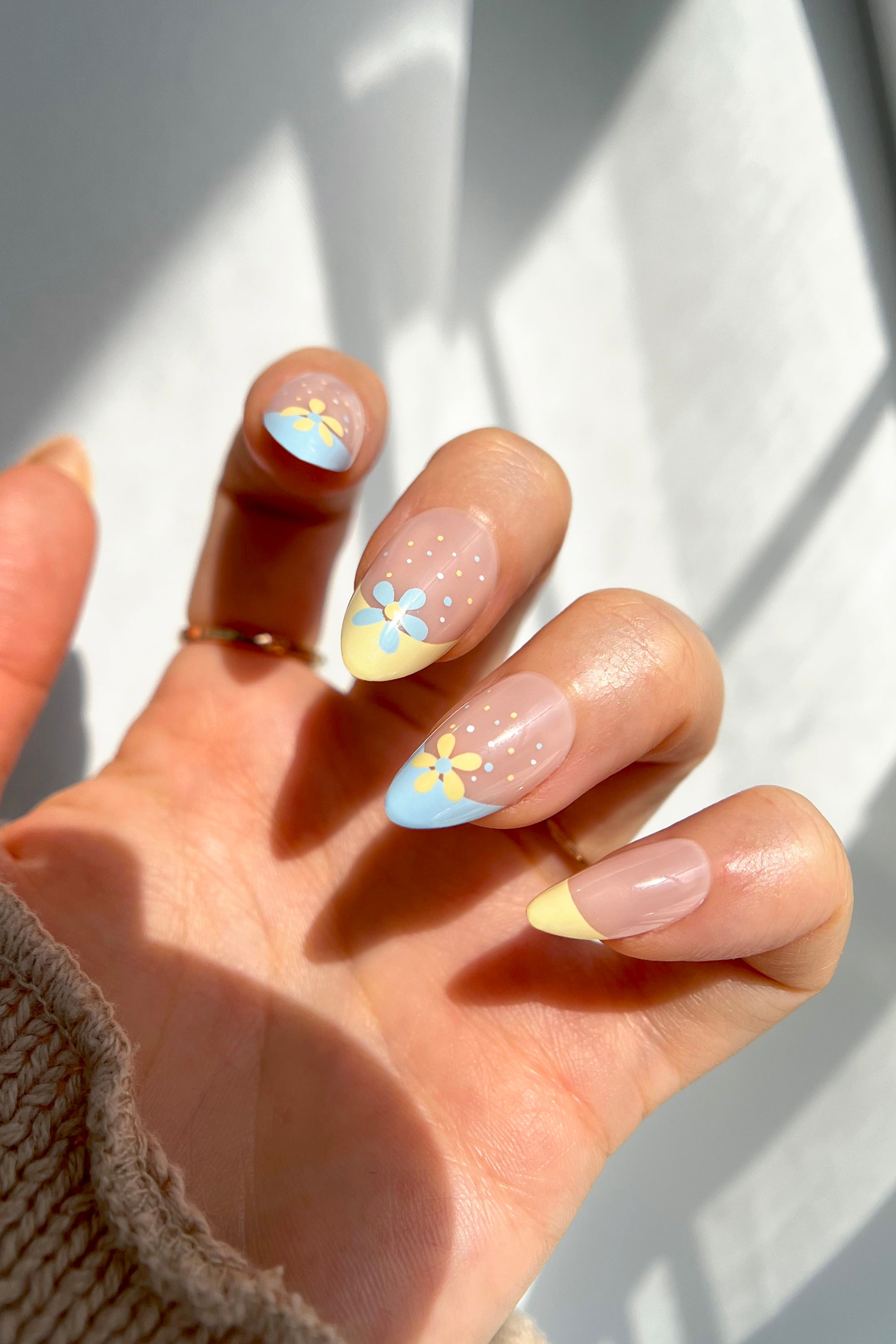 Sunny Halo | Soft & Durable Press-On Nails by Bonmuz
