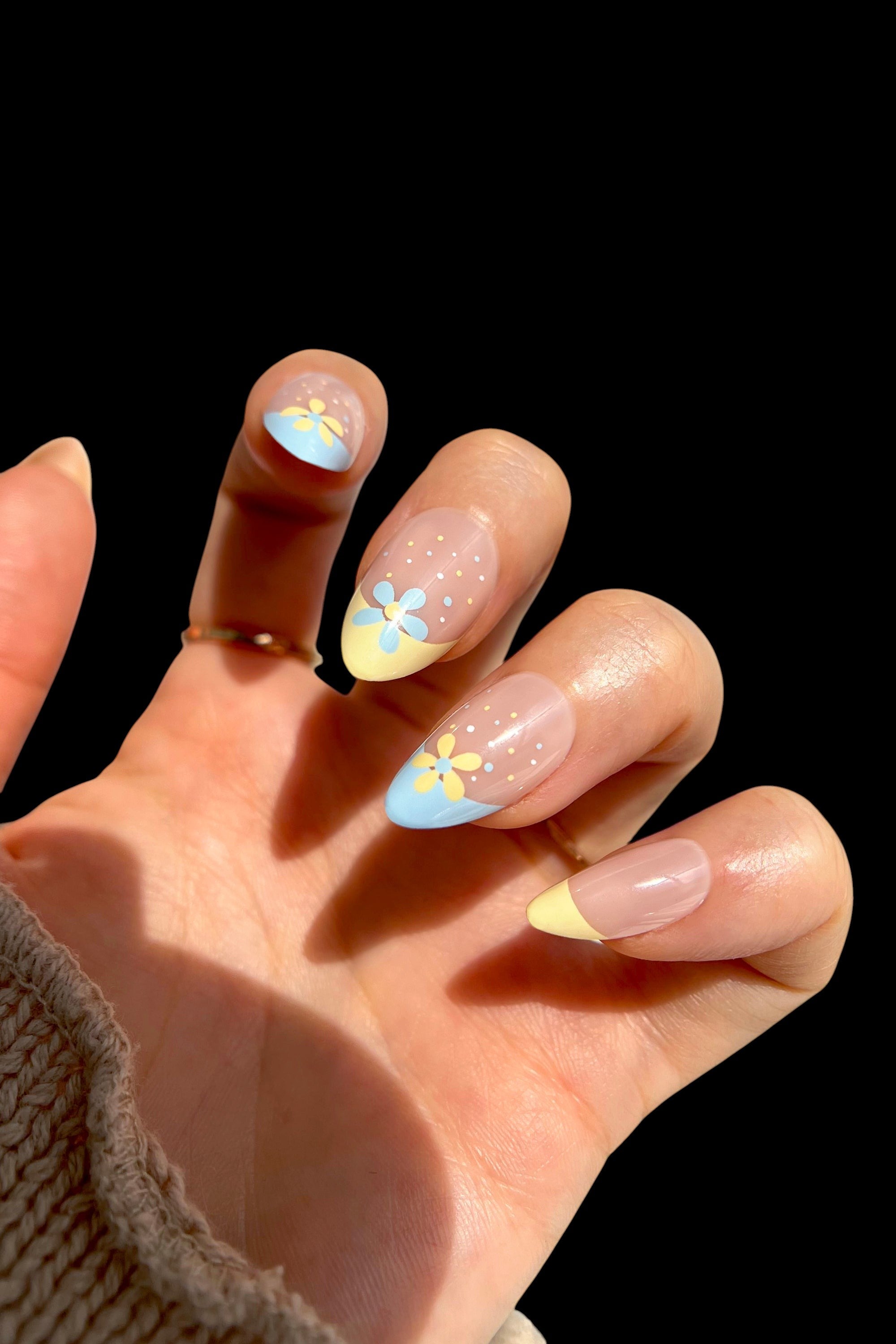 Sunny Halo | Soft & Durable Press-On Nails by Bonmuz