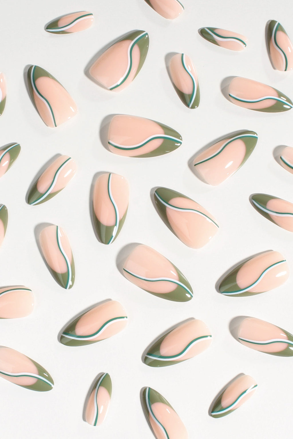 Verde Vogue | Soft & Durable Press-On Nails by Bonmuz