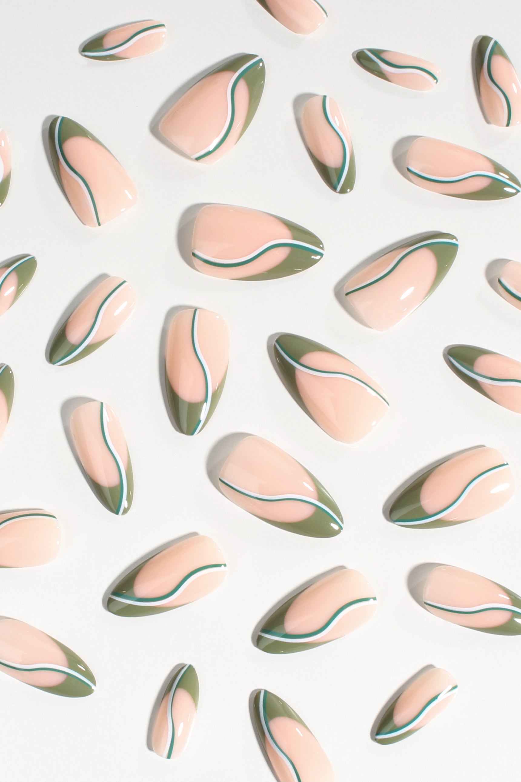 Verde Vogue | Soft & Durable Press-On Nails by Bonmuz