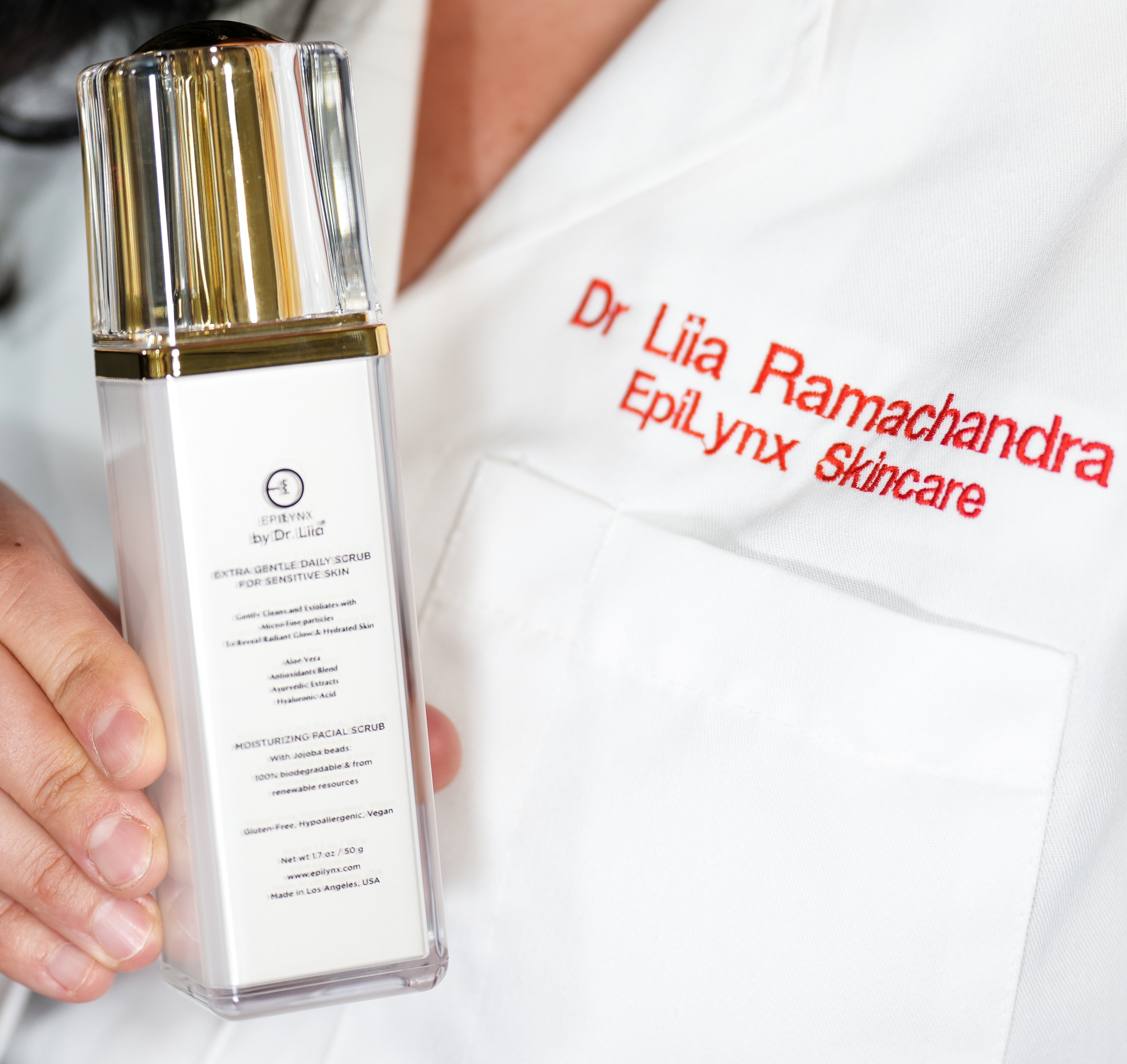 Gentle Exfoliating Face Scrub – Hyaluronic Acid, Aloe Vera & Biodegradable Jojoba Beads by EpiLynx