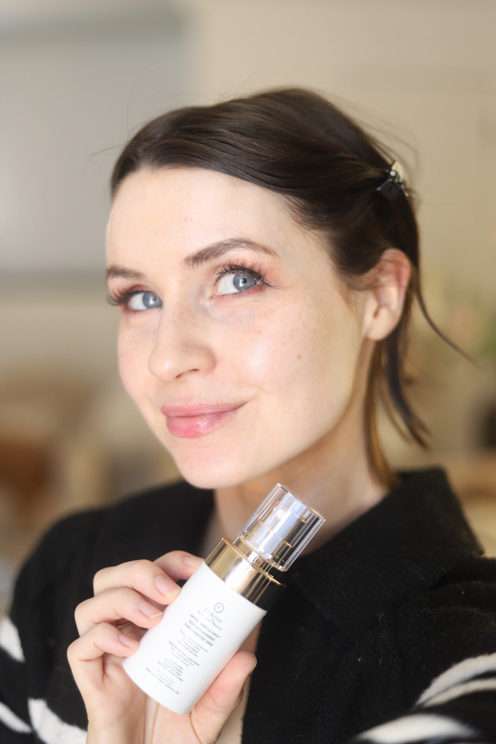 Gentle Exfoliating Face Scrub – Hyaluronic Acid, Aloe Vera & Biodegradable Jojoba Beads by EpiLynx