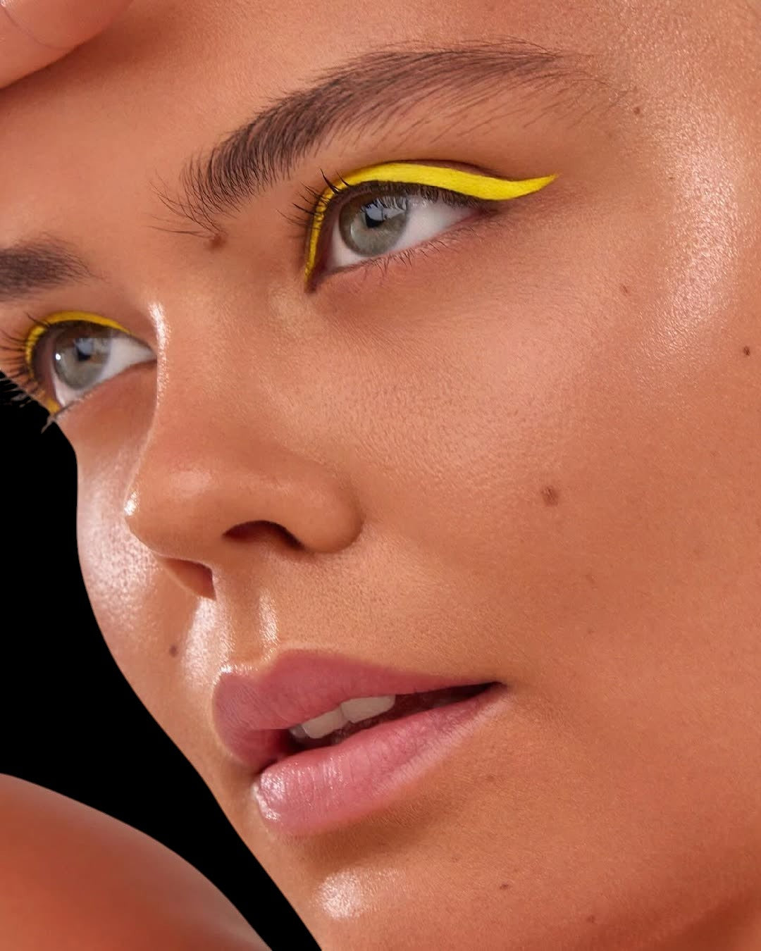 Ashunta Sheriff Beauty UV Vegan Paint Liners by Ashunta Sheriff Beauty