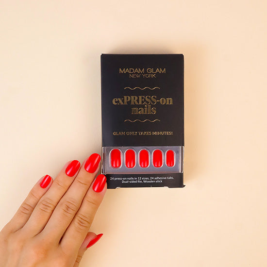 Hot Kiss - exPRESS-on by Madam Glam