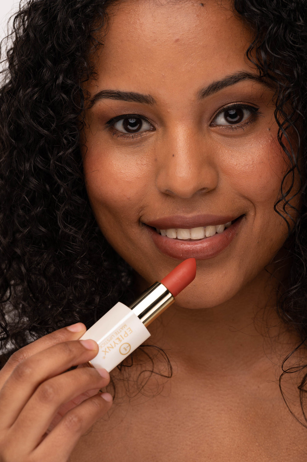 Vegan Matte Lipstick – Hydrating, Long-Wear, Magnetic Case by EpiLynx