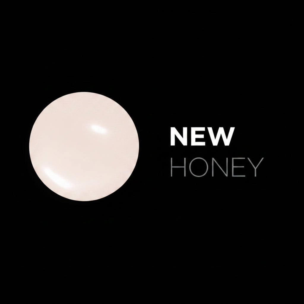 Akzentz Luxio - Tinted Build Honey by kvadrat store