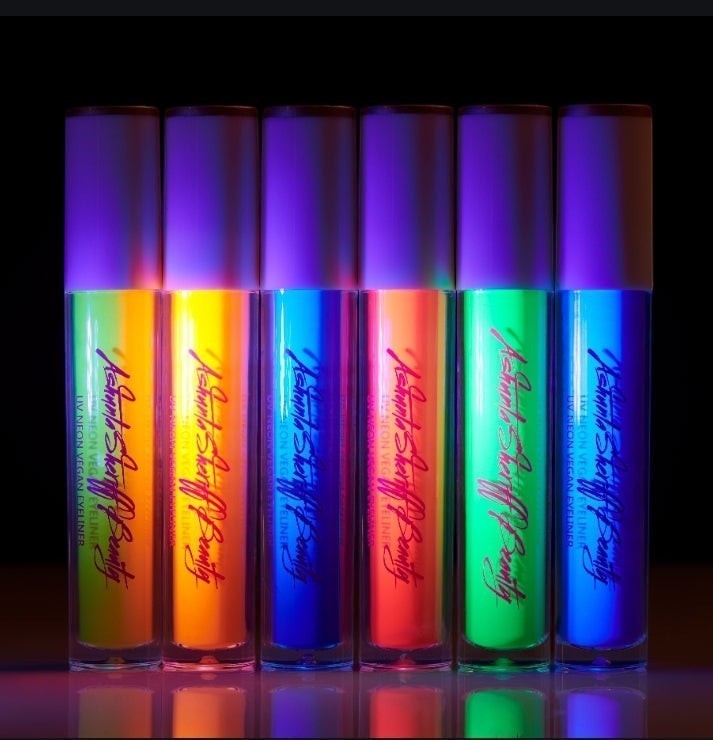 Ashunta Sheriff Beauty UV Vegan Paint Liners by Ashunta Sheriff Beauty