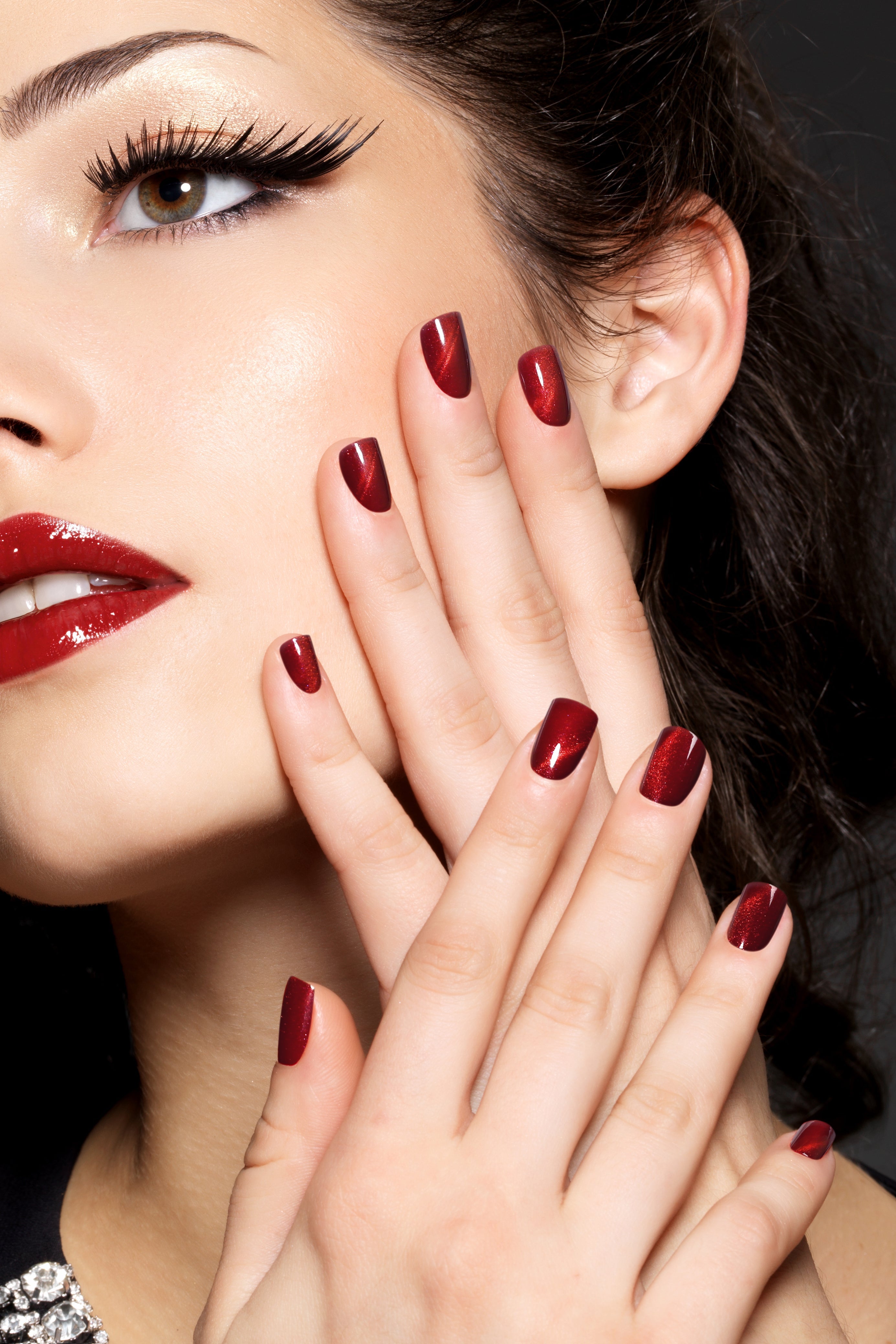Starlite Red | Soft & Durable Press-On Nails by Bonmuz