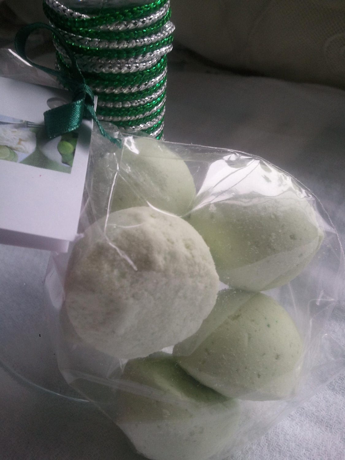 14 bath bombs in Key Lime Pie fragrance, gift bag bath fizzies with shea butter, great for kids...and adults too by Spa Pure
