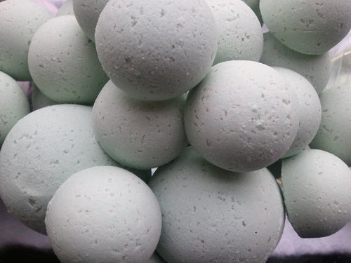 14 bath bombs in Eucalyptus & Spearmint scent, gift bag bath fizzies, great for dry skin, shea, cocoa, 7 ultra rich oils by Spa Pure