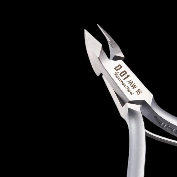 Nghia - D-01 Cuticle Nipper by kvadrat store